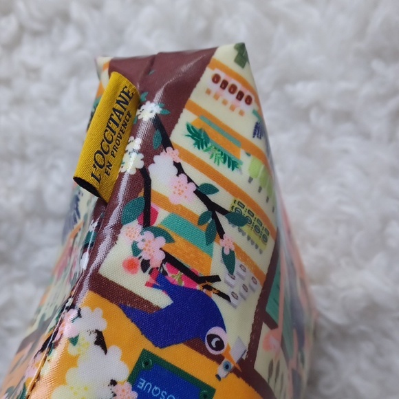 L'OCCITANE cosmetic bag - Picture 13 of 13